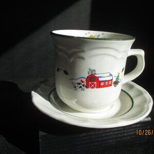 Vintage Pfaltzgraff Snow Village Coffee/Teacup & Saucer